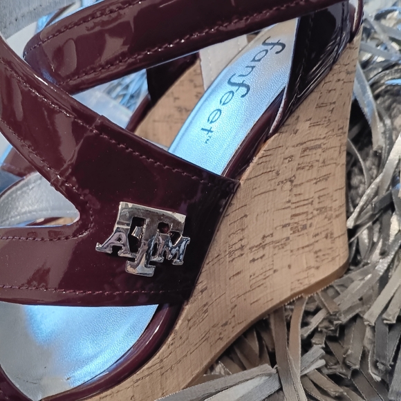 Unique! Texas A&M "gig'em heels" maroon wedge heels by "FanFeet" - size 7 - Picture 4 of 11